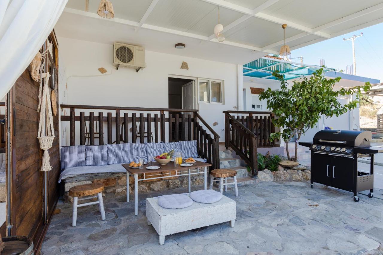 Christos Studios And Family Apartments Stegna 外观 照片