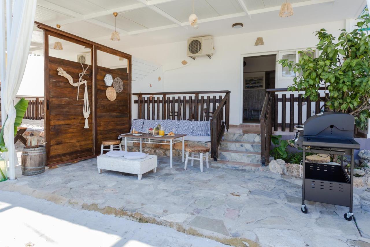 Christos Studios And Family Apartments Stegna 外观 照片