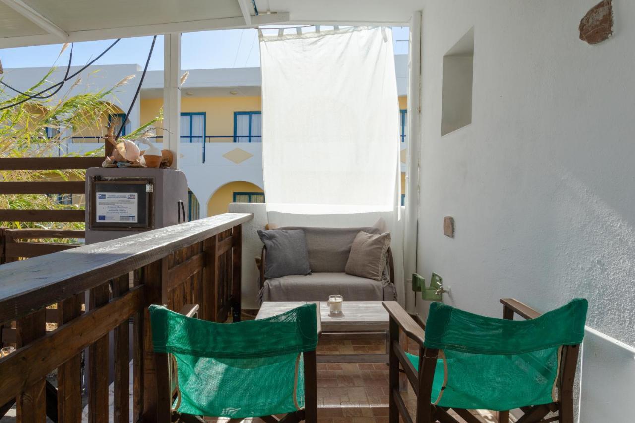 Christos Studios And Family Apartments Stegna 外观 照片