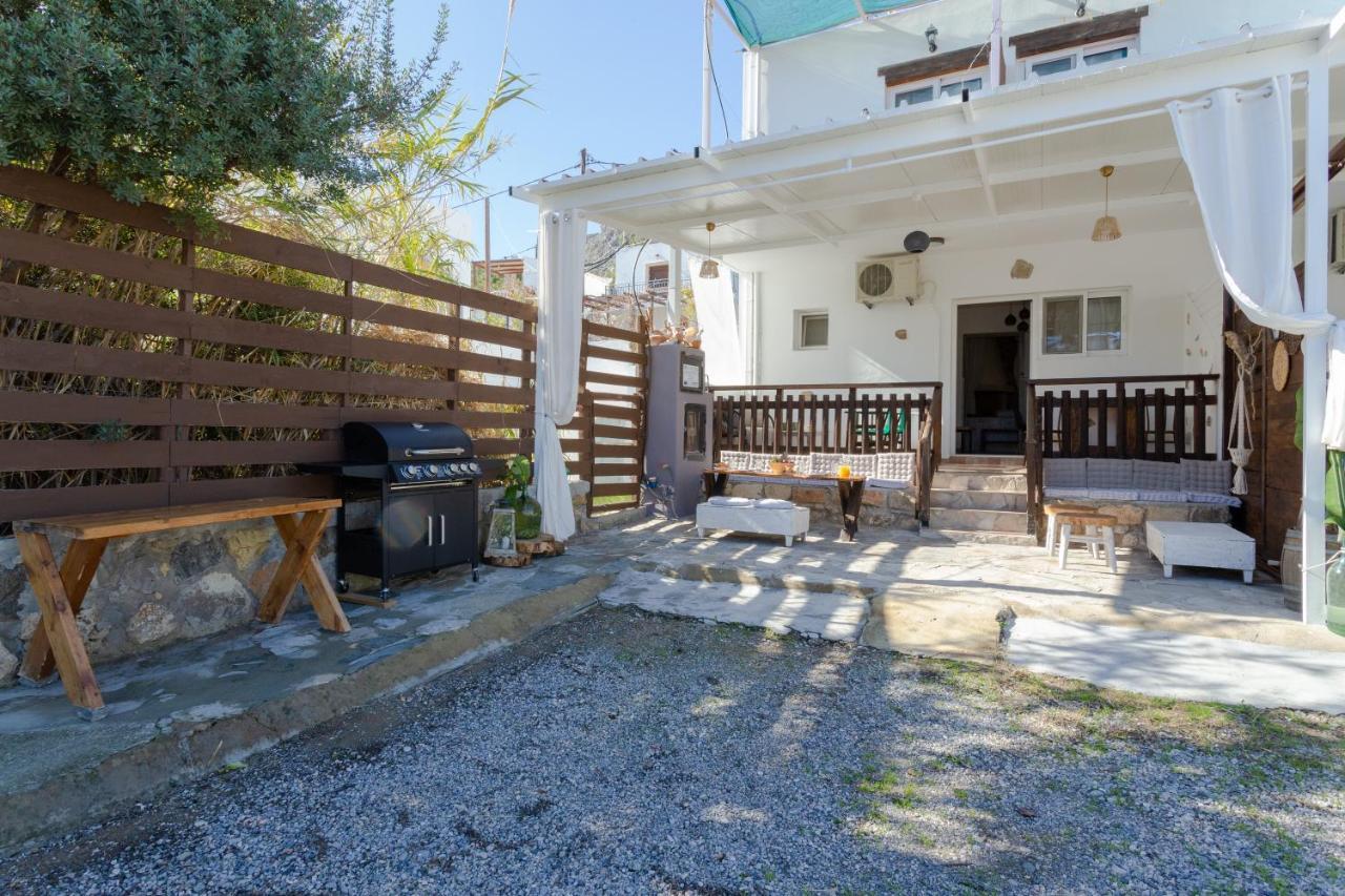 Christos Studios And Family Apartments Stegna 外观 照片