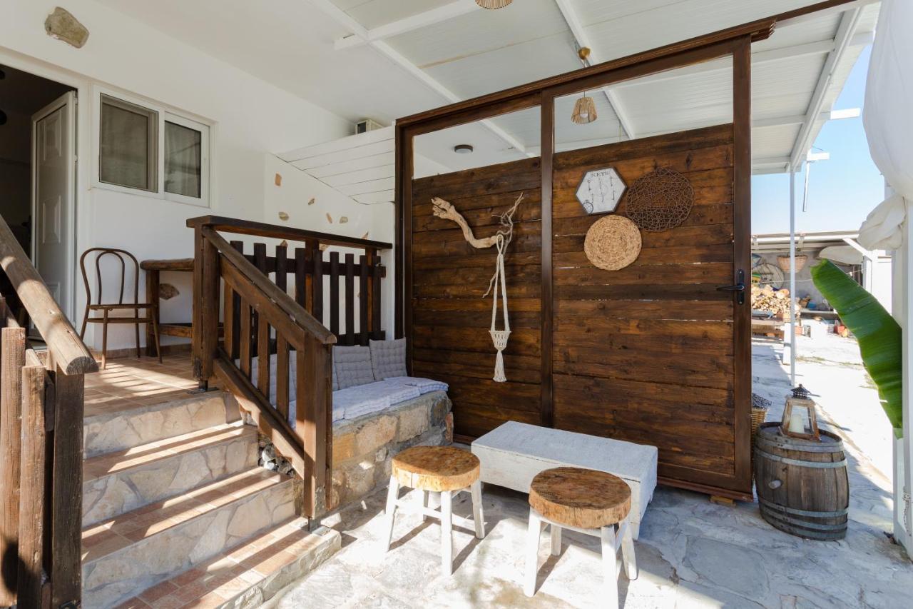 Christos Studios And Family Apartments Stegna 外观 照片