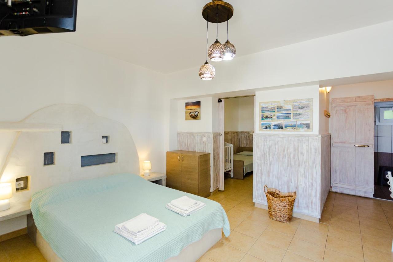 Christos Studios And Family Apartments Stegna 外观 照片