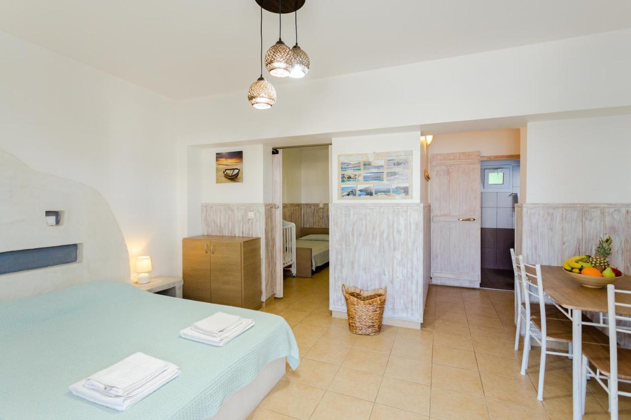 Christos Studios And Family Apartments Stegna 外观 照片