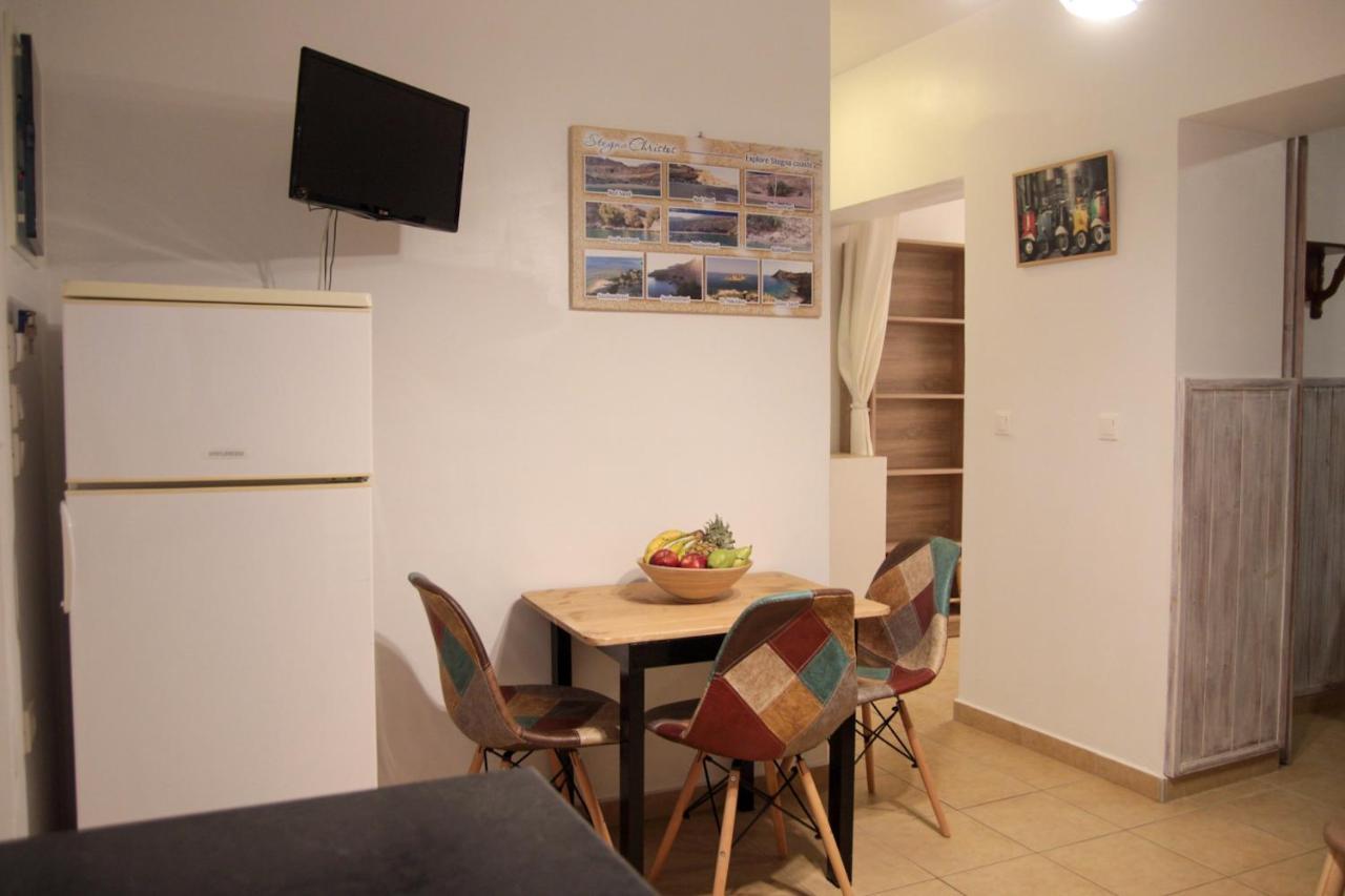 Christos Studios And Family Apartments Stegna 外观 照片