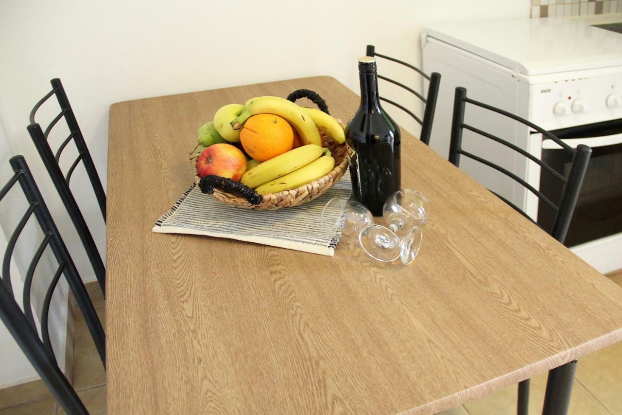 Christos Studios And Family Apartments Stegna 外观 照片